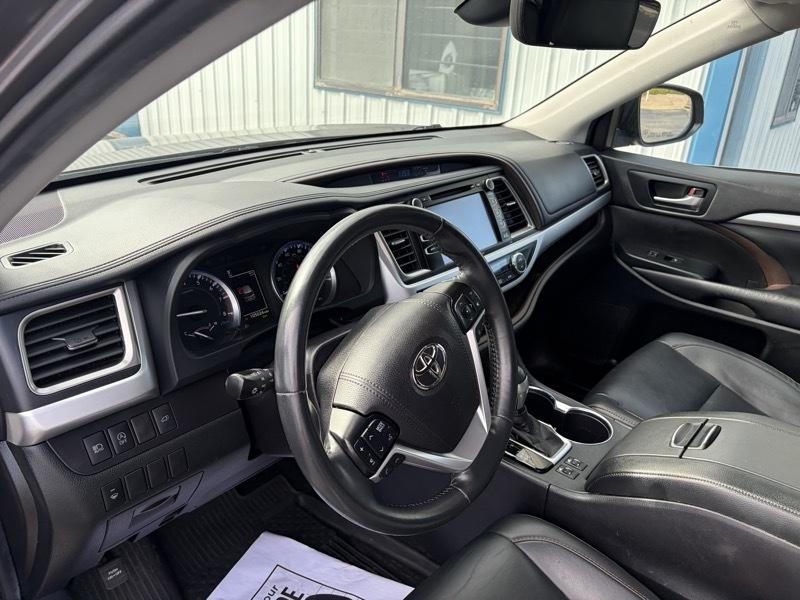 Toyota Highlander XLE AWD V6 2019