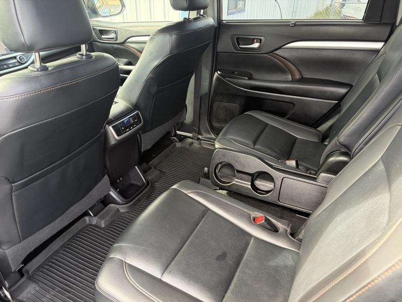 Toyota Highlander XLE AWD V6 2019