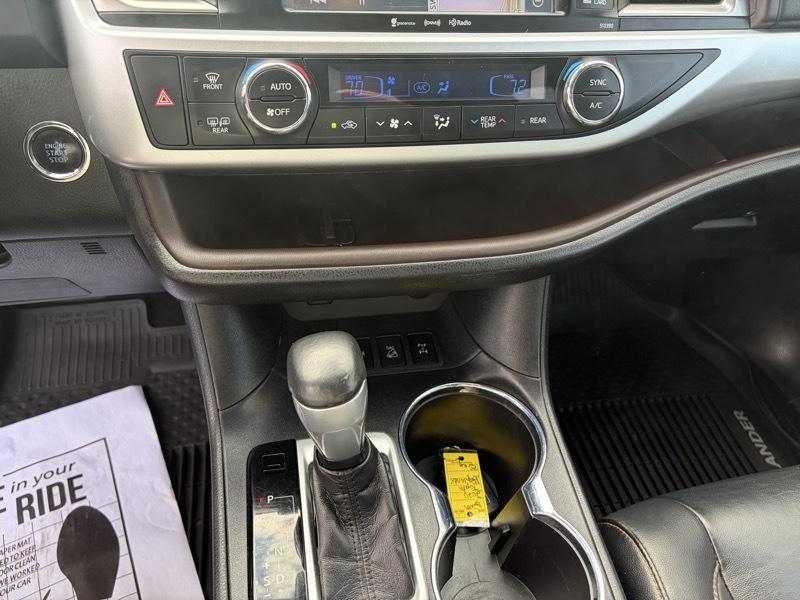 Toyota Highlander XLE AWD V6 2019