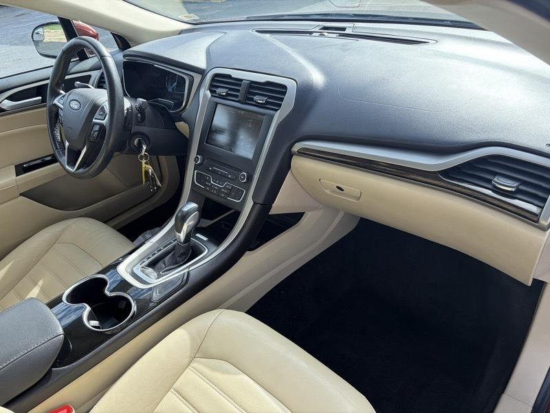 Ford Fusion SE 2016