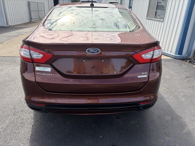 Ford Fusion SE 2016