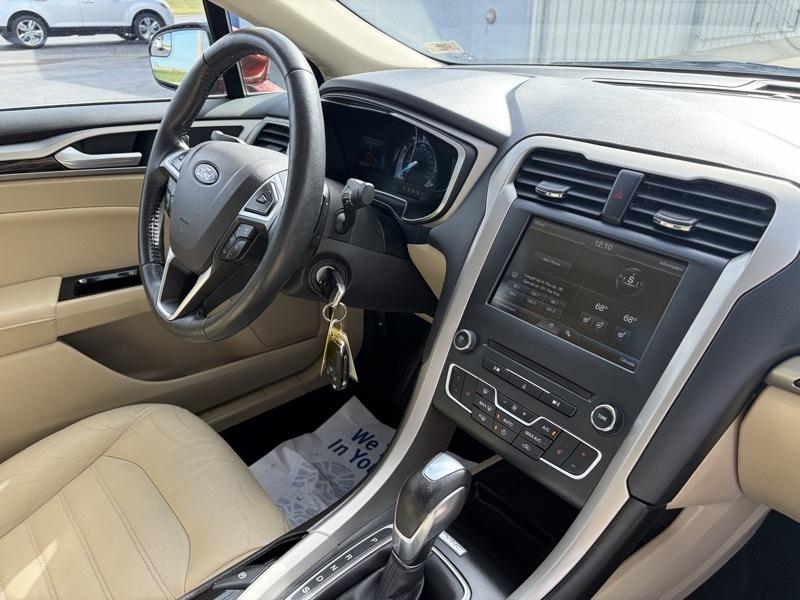 Ford Fusion SE 2016
