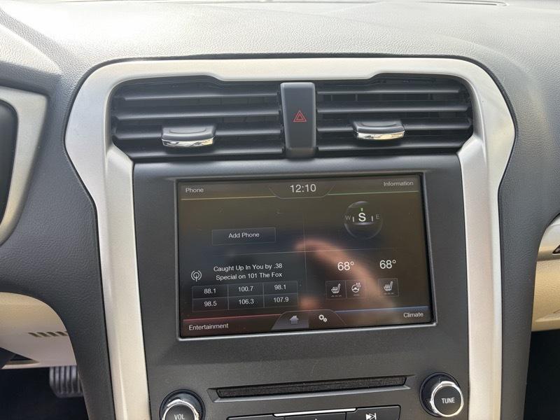 Ford Fusion SE 2016