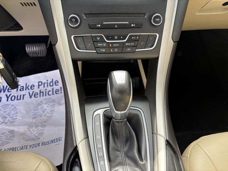 Ford Fusion SE 2016