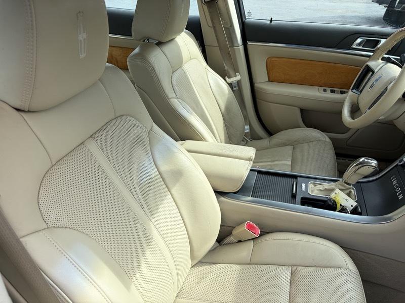 Lincoln MKS 3.7L FWD 2010