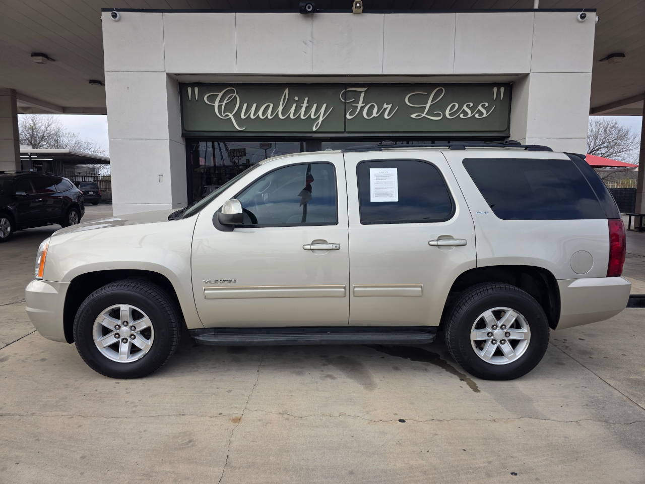 GMC Yukon SLT 2WD 2013