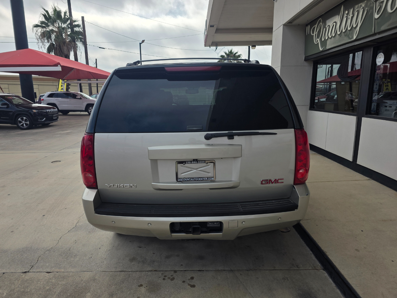 GMC Yukon SLT 2WD 2013