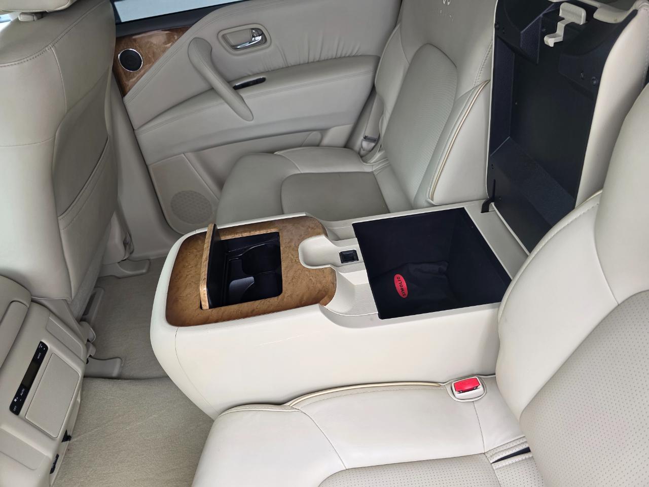 Infiniti QX56 2WD 2011