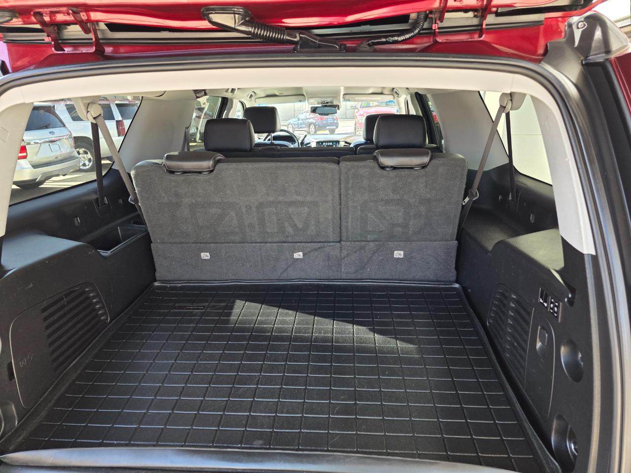 Chevrolet Suburban LS 1500 2WD 2012