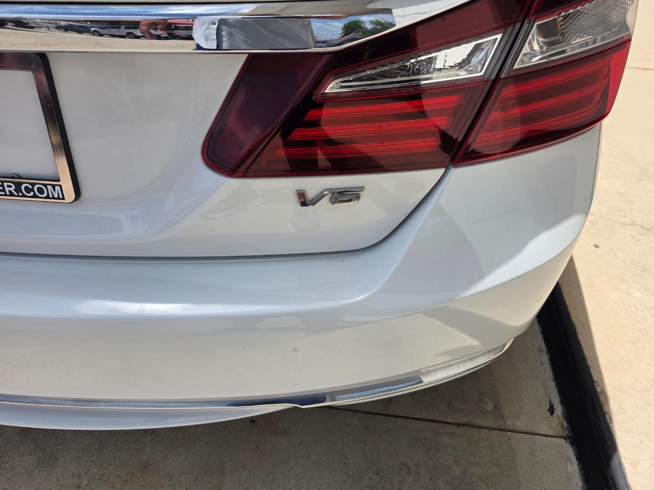 Honda Accord EX-L Sedan V6 CVT w/ Honda Sensing 6-Spd AT 2016
