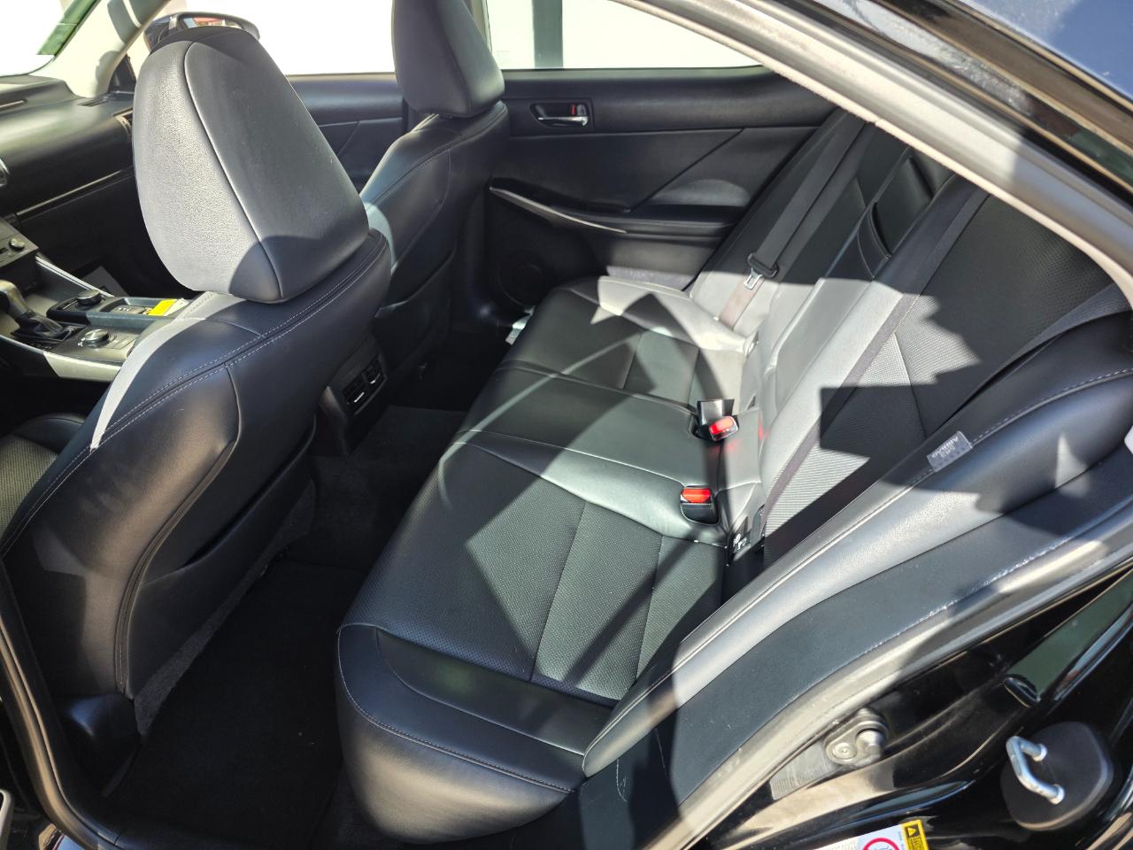 Lexus IS 250 RWD 2015