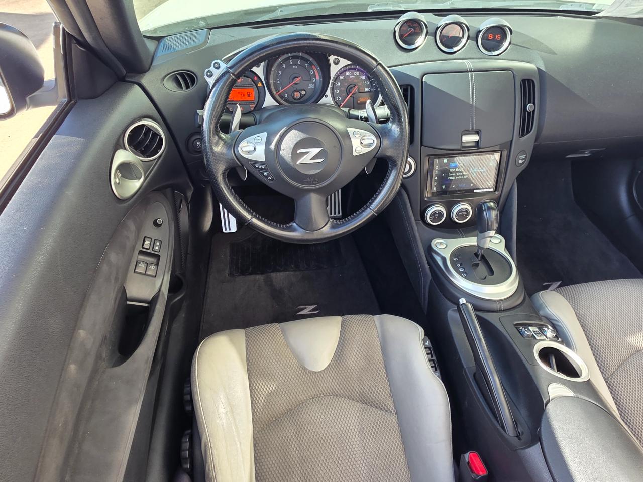 Nissan Z 370Z Touring Roadster 2013