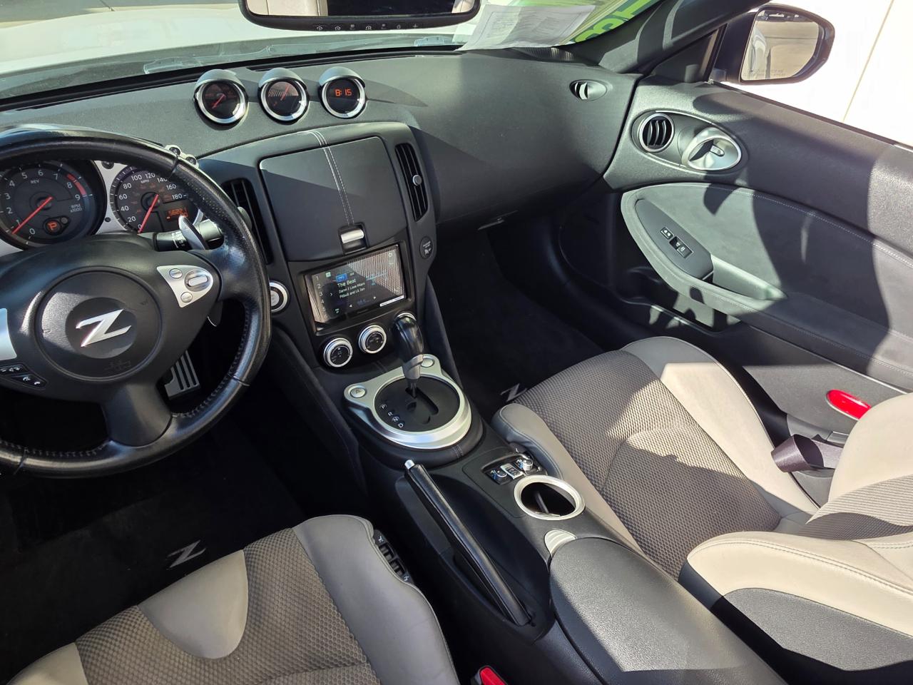 Nissan Z 370Z Touring Roadster 2013