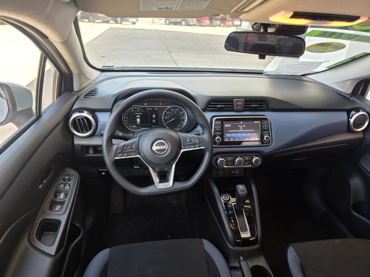 Nissan Versa SV 2024