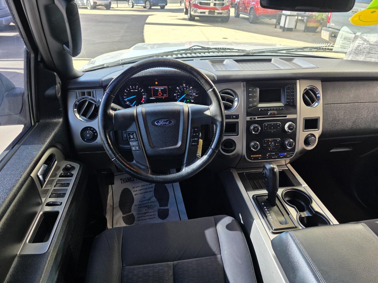 Ford Expedition XLT 2WD 2015