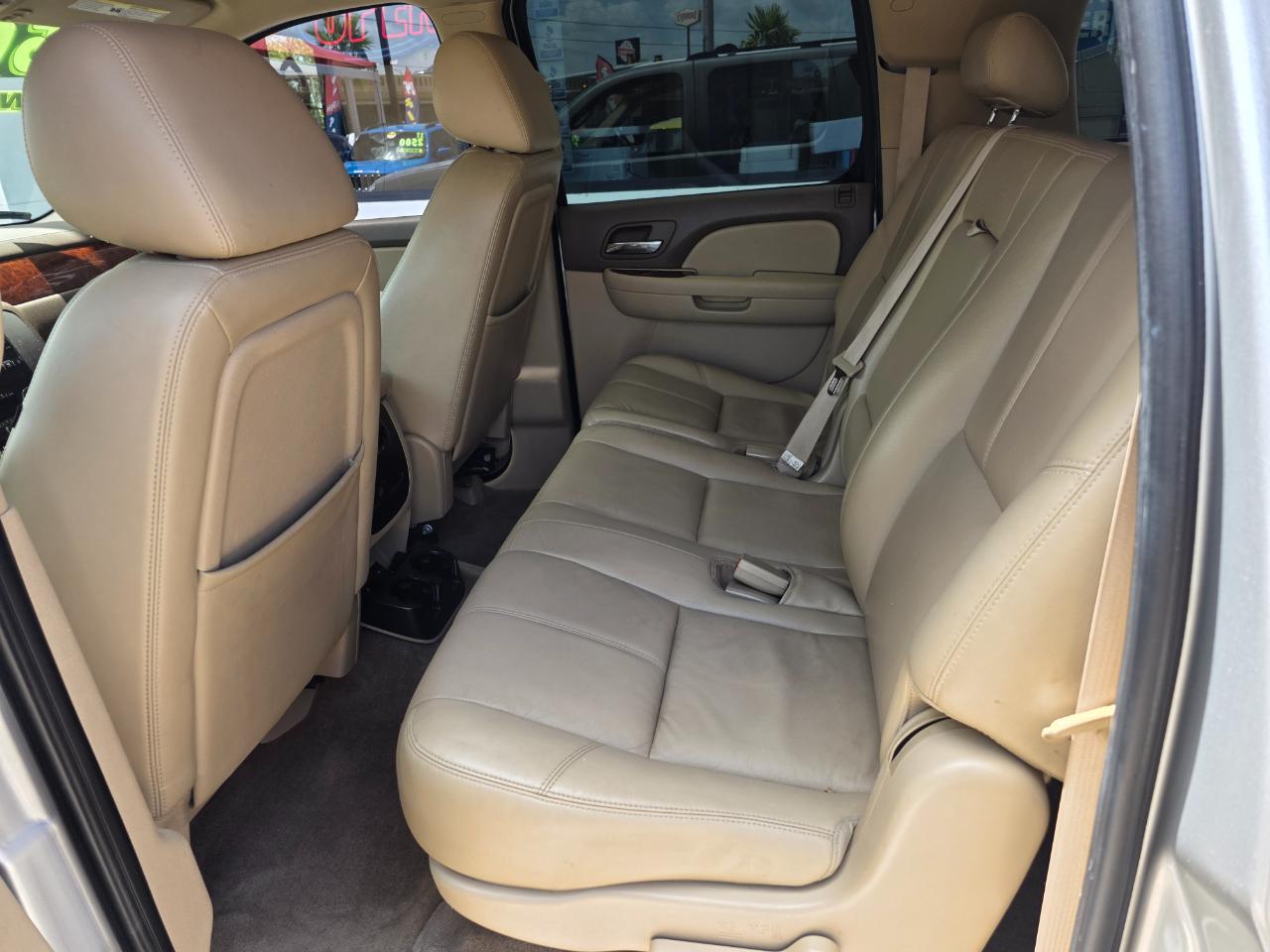 GMC Yukon XL SLT-1 1/2 Ton 4WD 2010