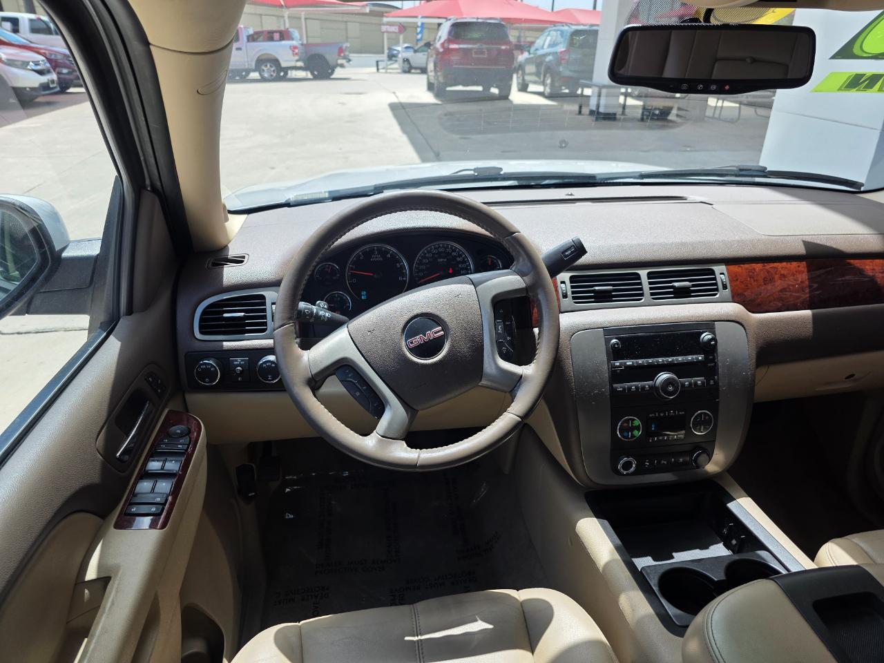 GMC Yukon XL SLT-1 1/2 Ton 4WD 2010