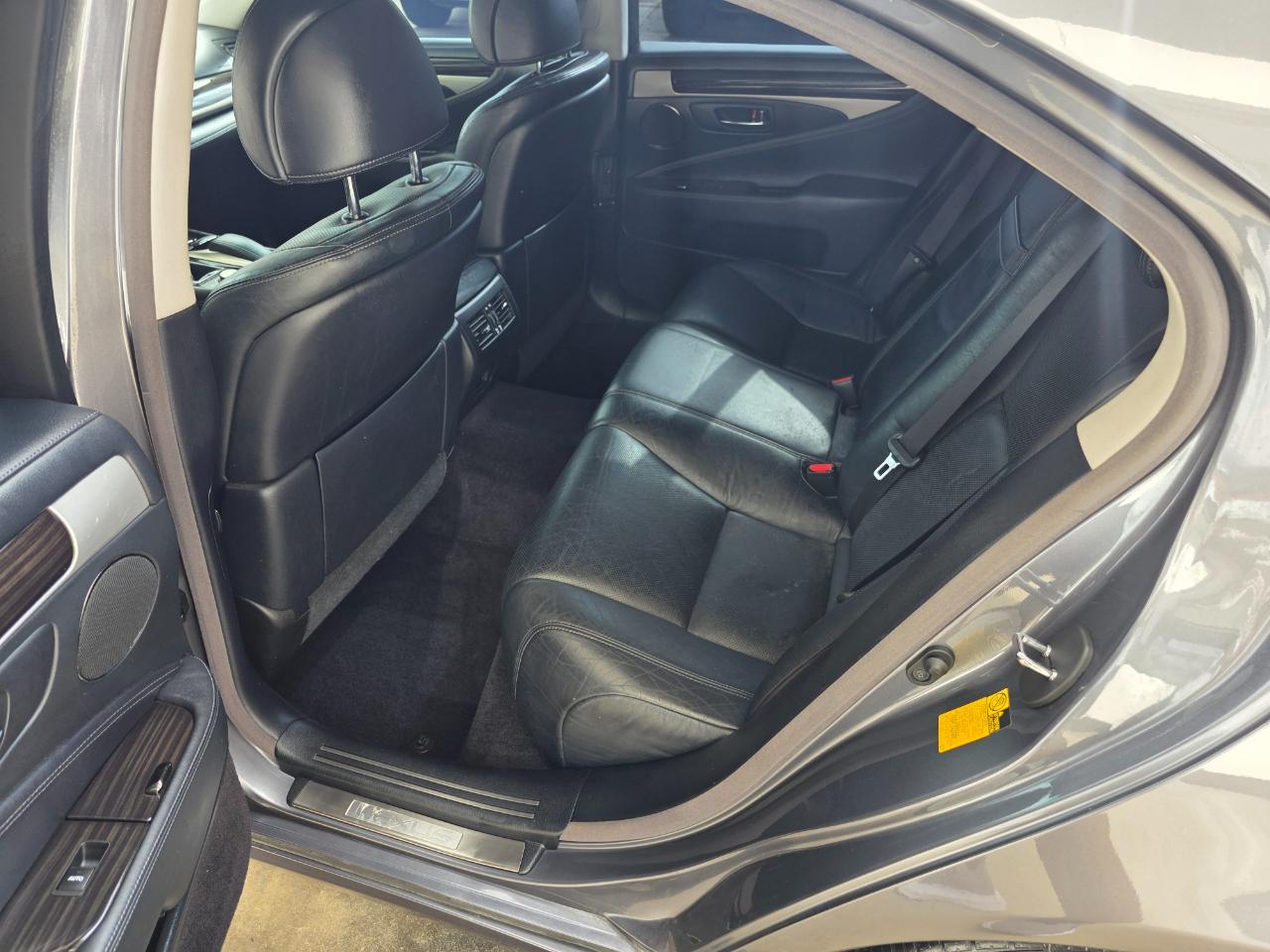 Lexus LS 460 Luxury Sedan AWD 2013