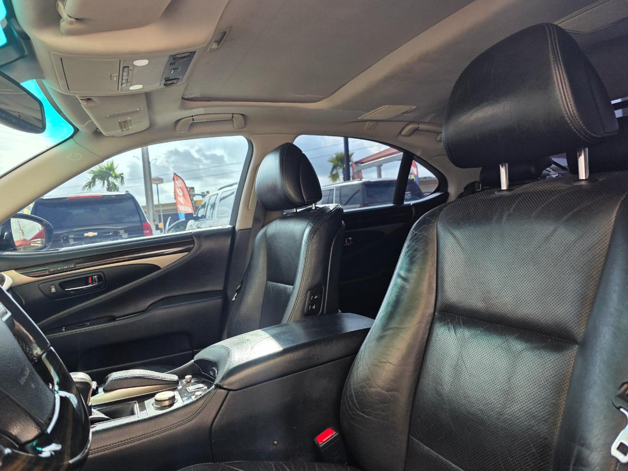 Lexus LS 460 Luxury Sedan AWD 2013