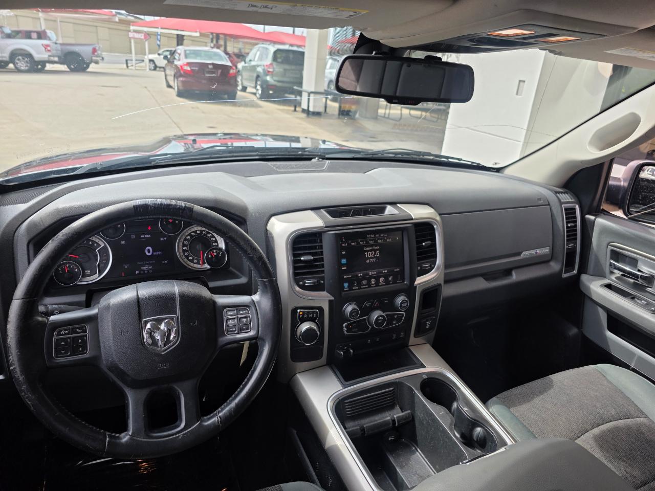 RAM 1500 SLT Crew Cab SWB 2WD 2016