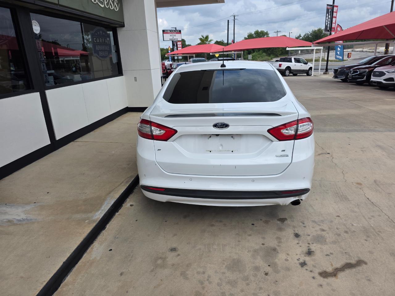 Ford Fusion SE 2016