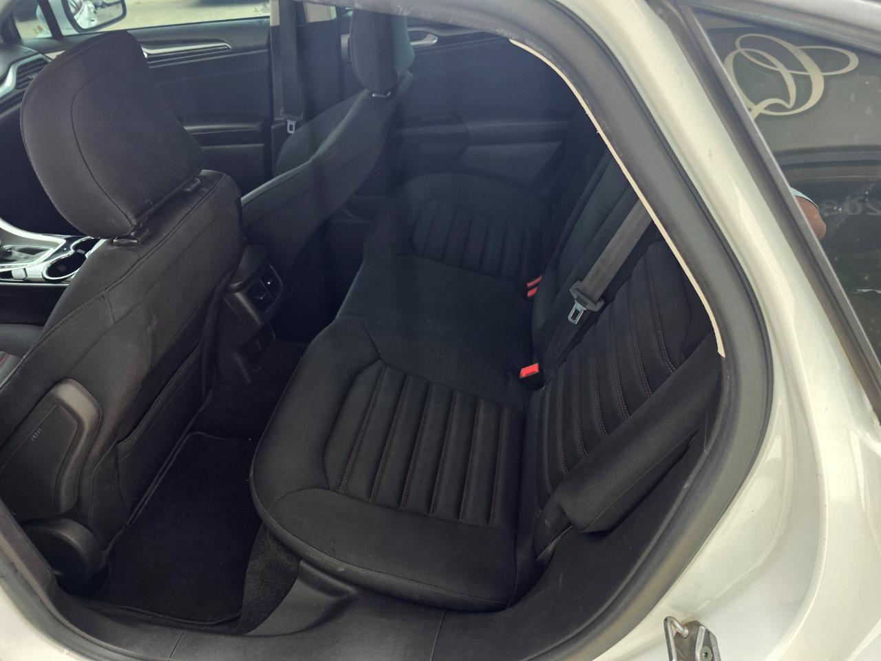 Ford Fusion SE 2016