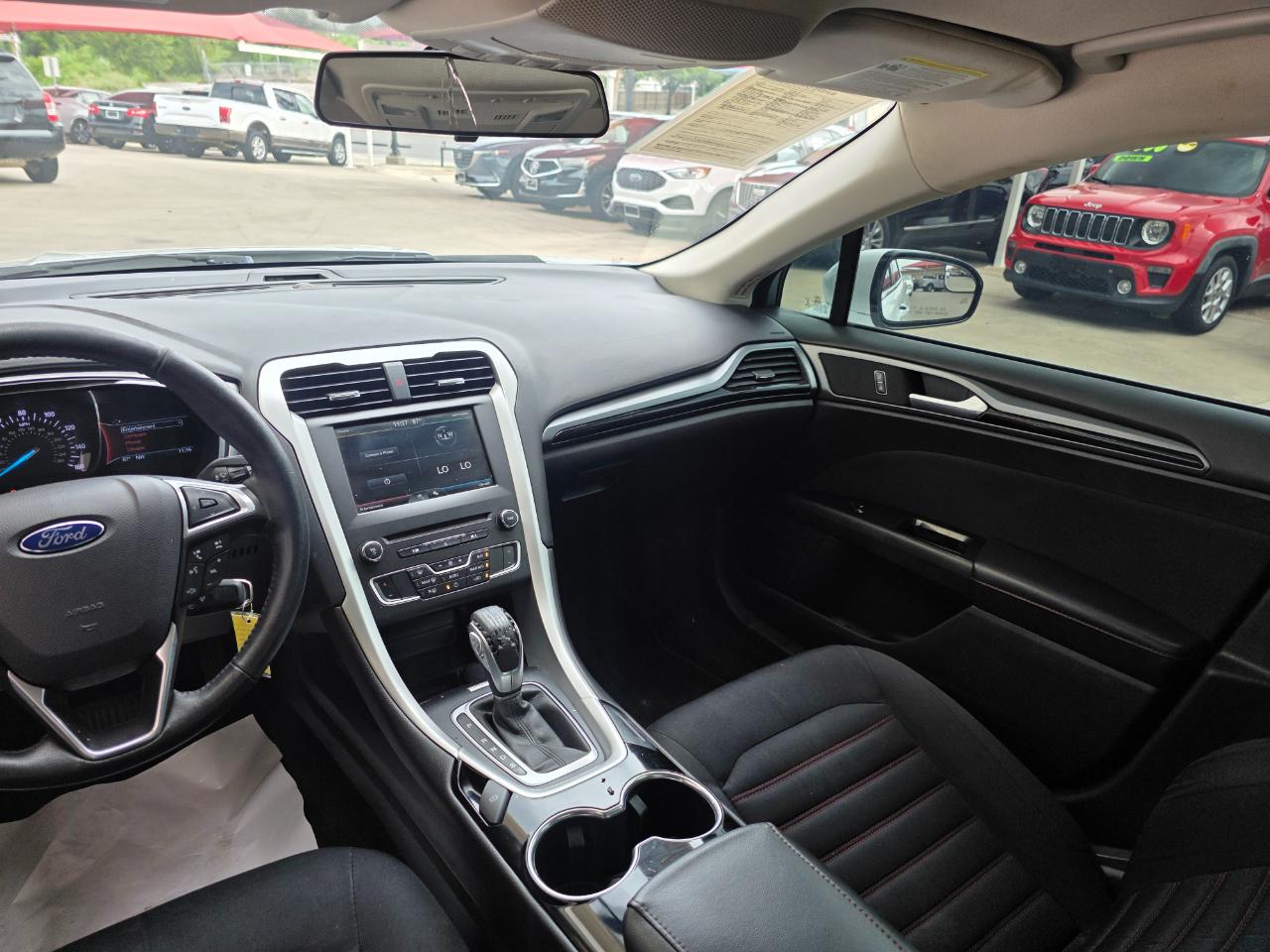 Ford Fusion SE 2016
