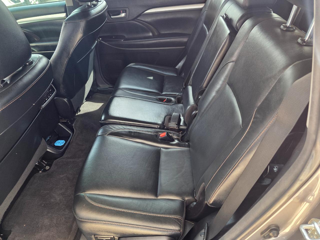 Toyota Highlander XLE FWD V6 2017
