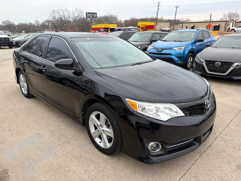Toyota Camry SE 2012