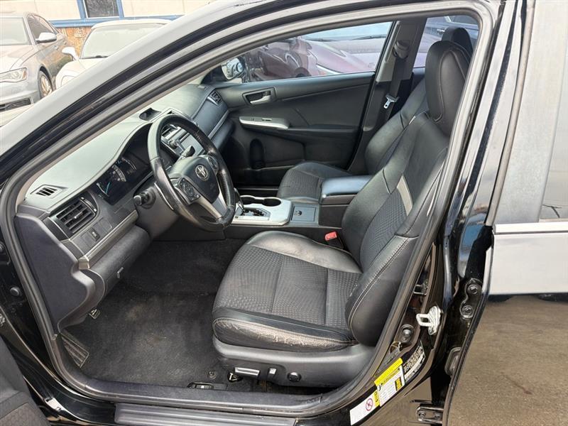 Toyota Camry SE 2012