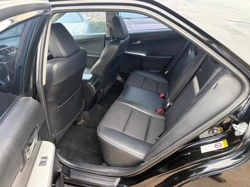 Toyota Camry SE 2012