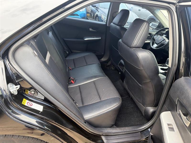 Toyota Camry SE 2012