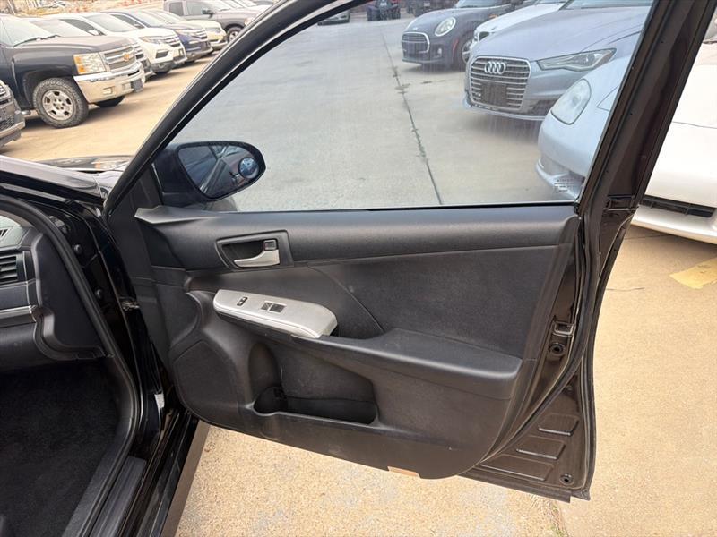 Toyota Camry SE 2012