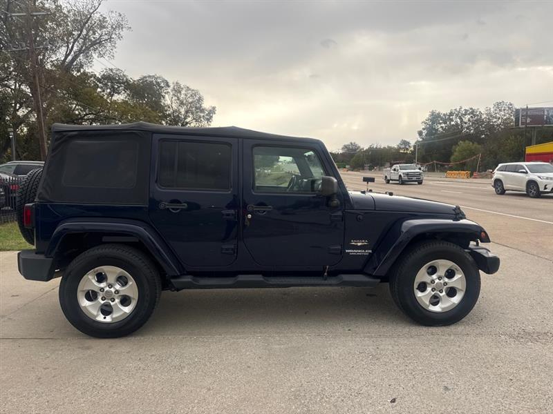 Jeep Wrangler Unlimited Sahara 4WD 2013