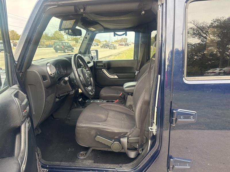 Jeep Wrangler Unlimited Sahara 4WD 2013