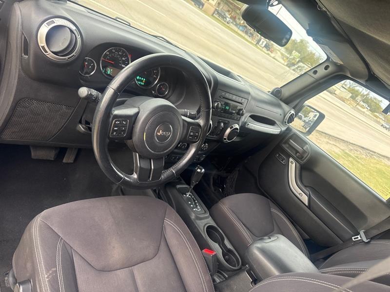 Jeep Wrangler Unlimited Sahara 4WD 2013