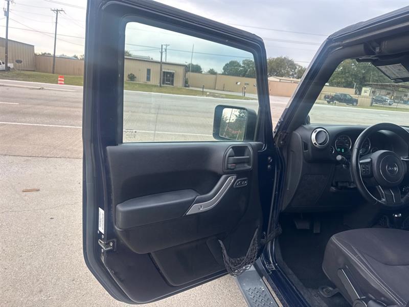 Jeep Wrangler Unlimited Sahara 4WD 2013