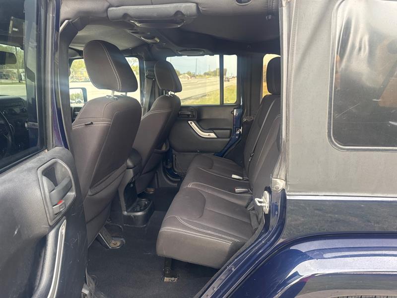 Jeep Wrangler Unlimited Sahara 4WD 2013