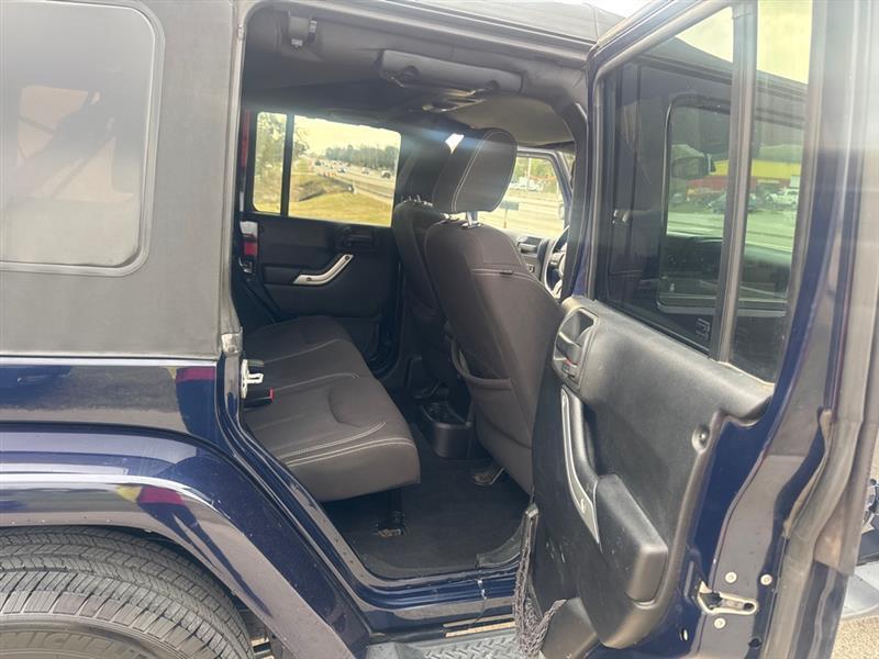 Jeep Wrangler Unlimited Sahara 4WD 2013