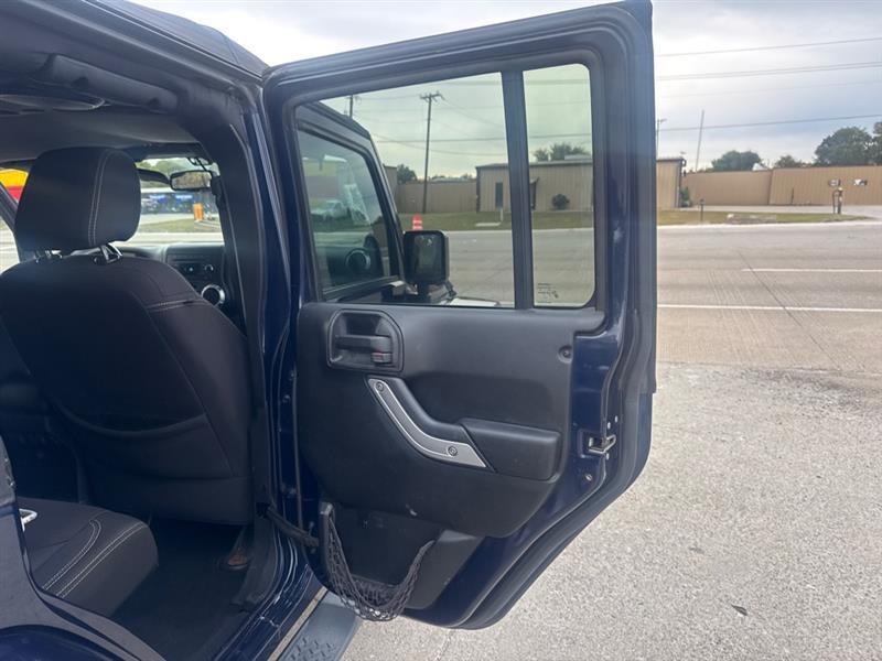 Jeep Wrangler Unlimited Sahara 4WD 2013