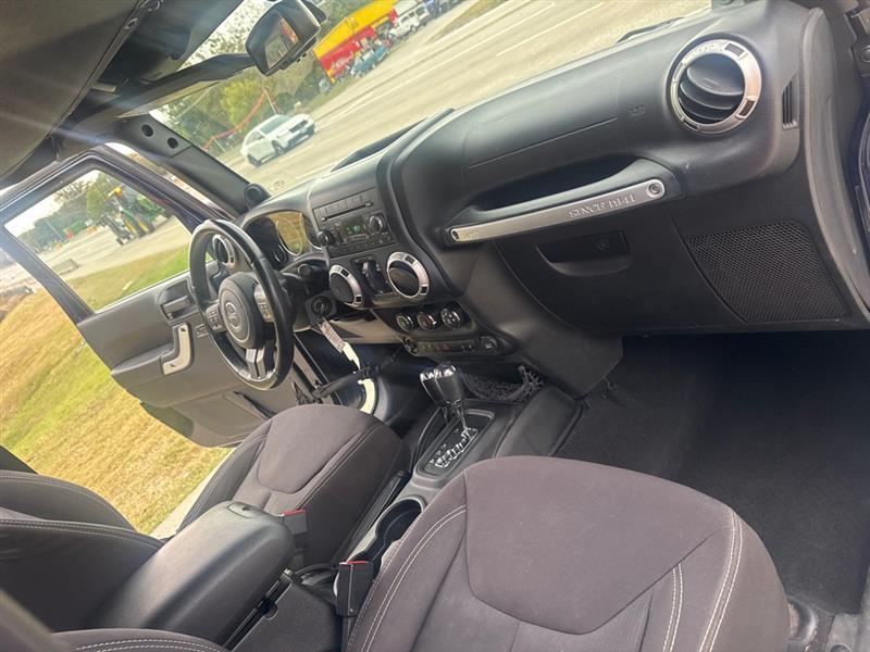 Jeep Wrangler Unlimited Sahara 4WD 2013