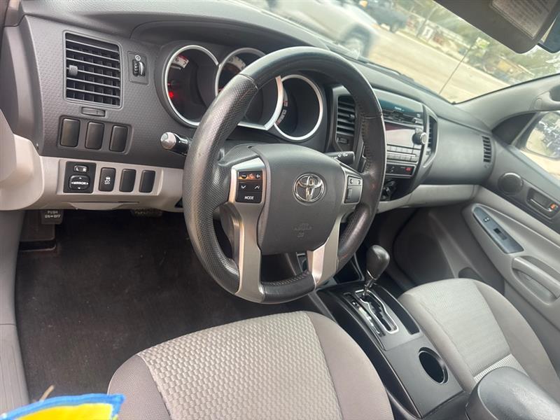 Toyota Tacoma PreRunner Double Cab Auto 2WD 2012