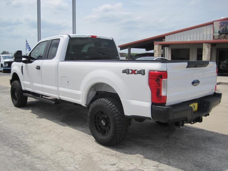 Ford F-250 SD XL SuperCab Long Bed 4WD 2019