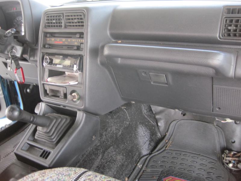 Suzuki Sidekick JX 2-Door 4WD 1992 Suzuki Sidekick JX 2-Door 4WD 1992