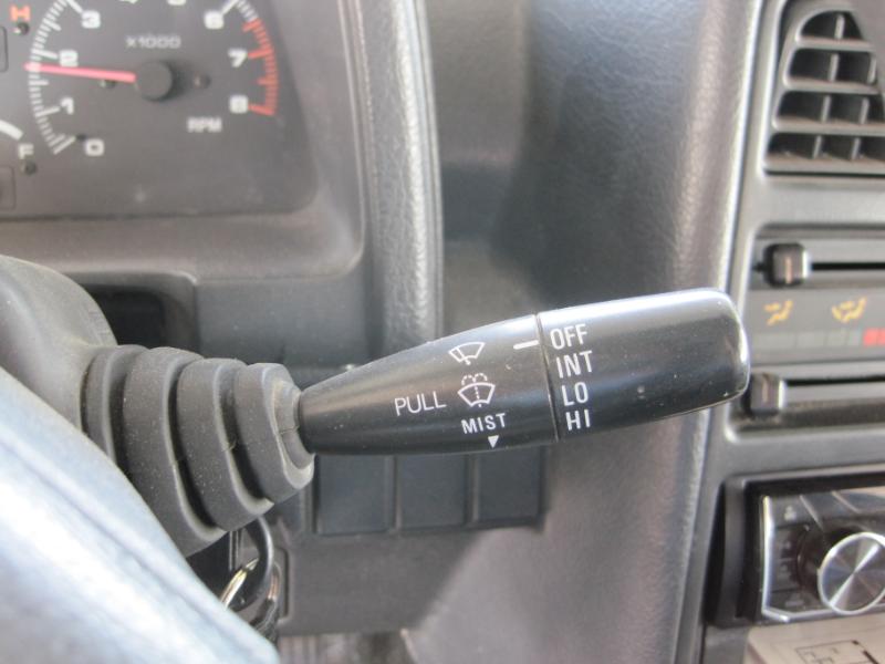 Suzuki Sidekick JX 2-Door 4WD 1992 Suzuki Sidekick JX 2-Door 4WD 1992