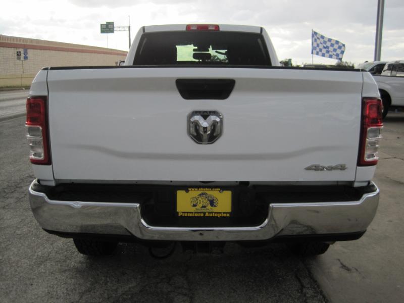 RAM 2500 Tradesman Crew Cab LWB 4WD 2022 RAM 2500 Tradesman Crew Cab LWB 4WD 2022