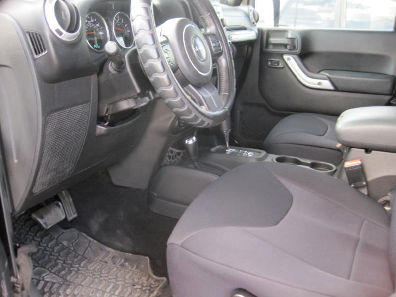 Jeep Wrangler Unlimited Sahara 4WD 2013