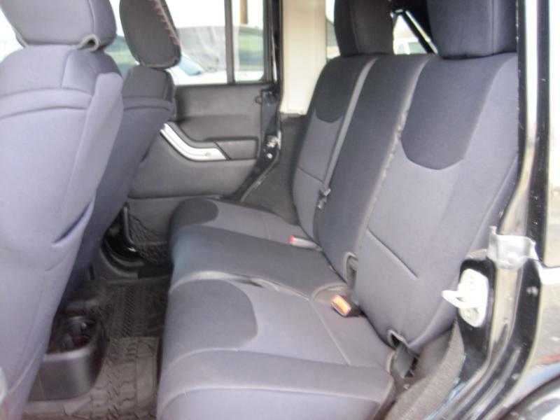 Jeep Wrangler Unlimited Sahara 4WD 2013