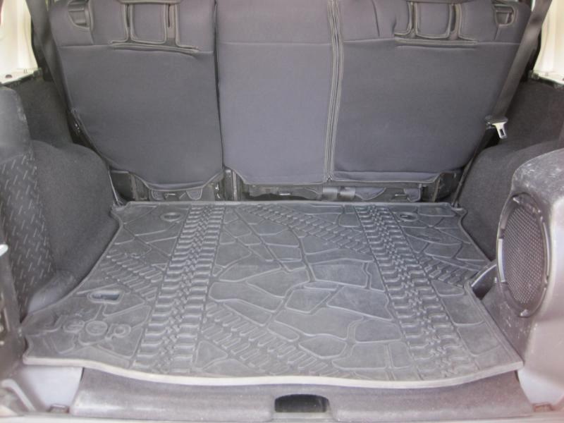 Jeep Wrangler Unlimited Sahara 4WD 2013