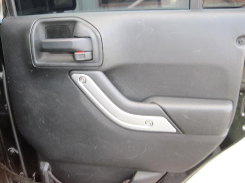 Jeep Wrangler Unlimited Sahara 4WD 2013